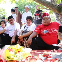 Rano Karno dan Keluarga Si Doel