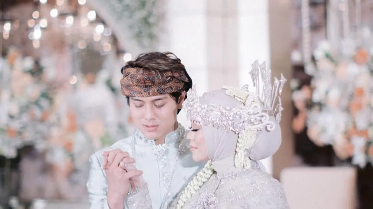 Baju Pengantin Adat Sunda Hijab