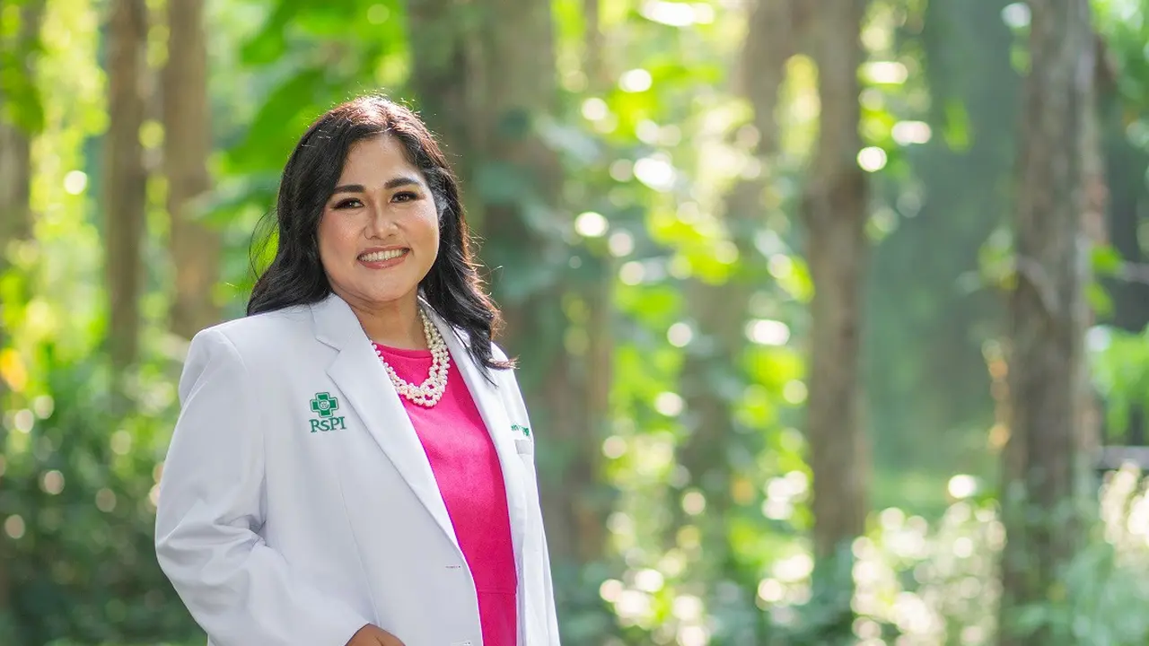 Dokter Spesialis Paru dan Pernapasan RS Pondok Indah – Pondok Indah, dr. Amira Anwar Sp.P, FAPSR