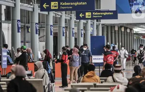 Penumpang Kereta Melonjak, 37 Ribu Orang Tiba di Jakarta Senin Pagi