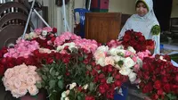 Jelang perayaan valentine itu permintaan mawar meningkat menjadi sebanyak 150 ribu sampai 170 ribu tangkai.