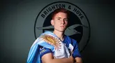 Brighton and Hove Albion baru saja mendatangkan pemain muda asal Argentina, Valentin Barco pada bursa transfer musim dingin 2023/2024 untuk memimpin sisa musim 2023/2024.  Meski terbilang jarang mendatangkan pemain asal Argentina, Valentin Barco bukanlah pemain Argentina pertama yang berhasil didatangkan The Seagulls dalam sepuluh tahun terakhir.  Termasuk Valentin Barco, berikut 5 pemain Argentina yang mendarat di Stadion Amex dalam satu dekade terakhir.  (brightonandhovealbion.com)
