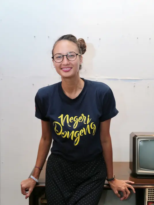 Saat menyelam Nadine Chandrawinata sudah tak diragukan lagi. Kini, Puteri Indonesia 2005 itu mendapat tantangan baru dengan mendapat kesempatan mendaki puncak Carstensz di pegunungan Jaya Wijaya. Banyak pengalaman seru dirasakan.(Adrian Putra/Bintang.com)