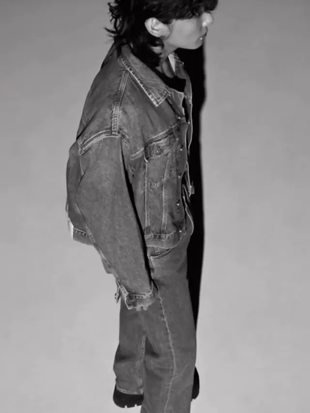 Potret Jungkook BTS  Bersama Calvin Klein, credit: Instagram @calvinklein