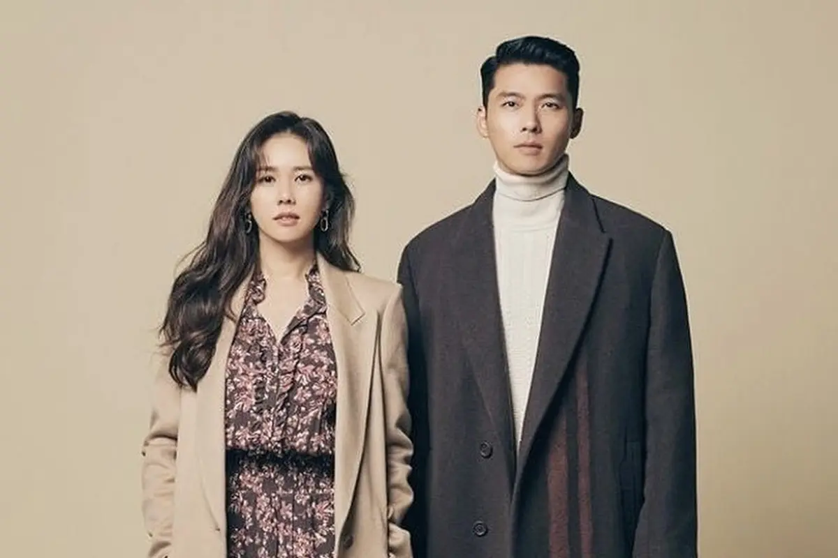 10 Outfit Hyun Bin Ketika Bersama Calon Istri Son Ye Jin