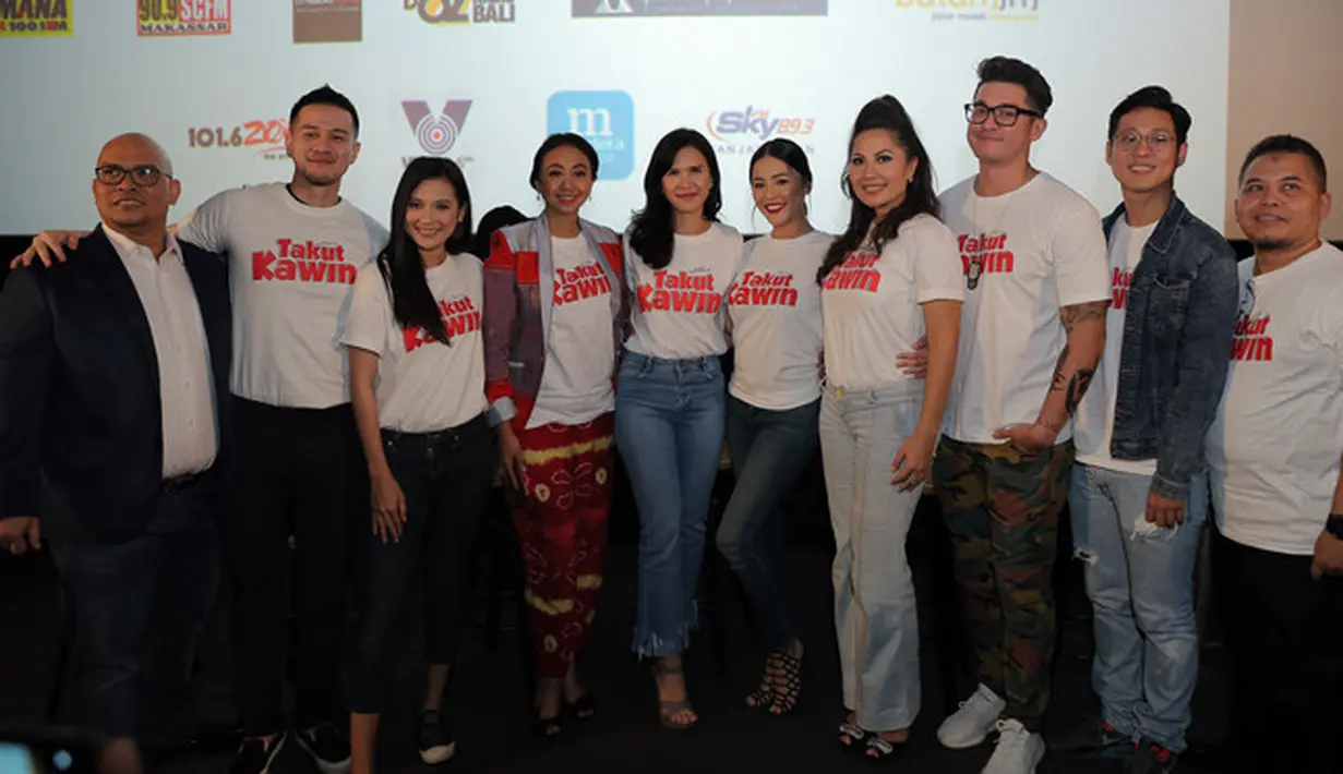 Herjunot Ali saat hadir dalam gala premier film Takut Kawin di CGV Grand Indonesia, Jakarta Pusat, Senin (5/3/2018). Film ini akan beredar serentak di bioskop mulai 8 Maret 2018 mendatang. (Deki Prayoga/Bintang.com)