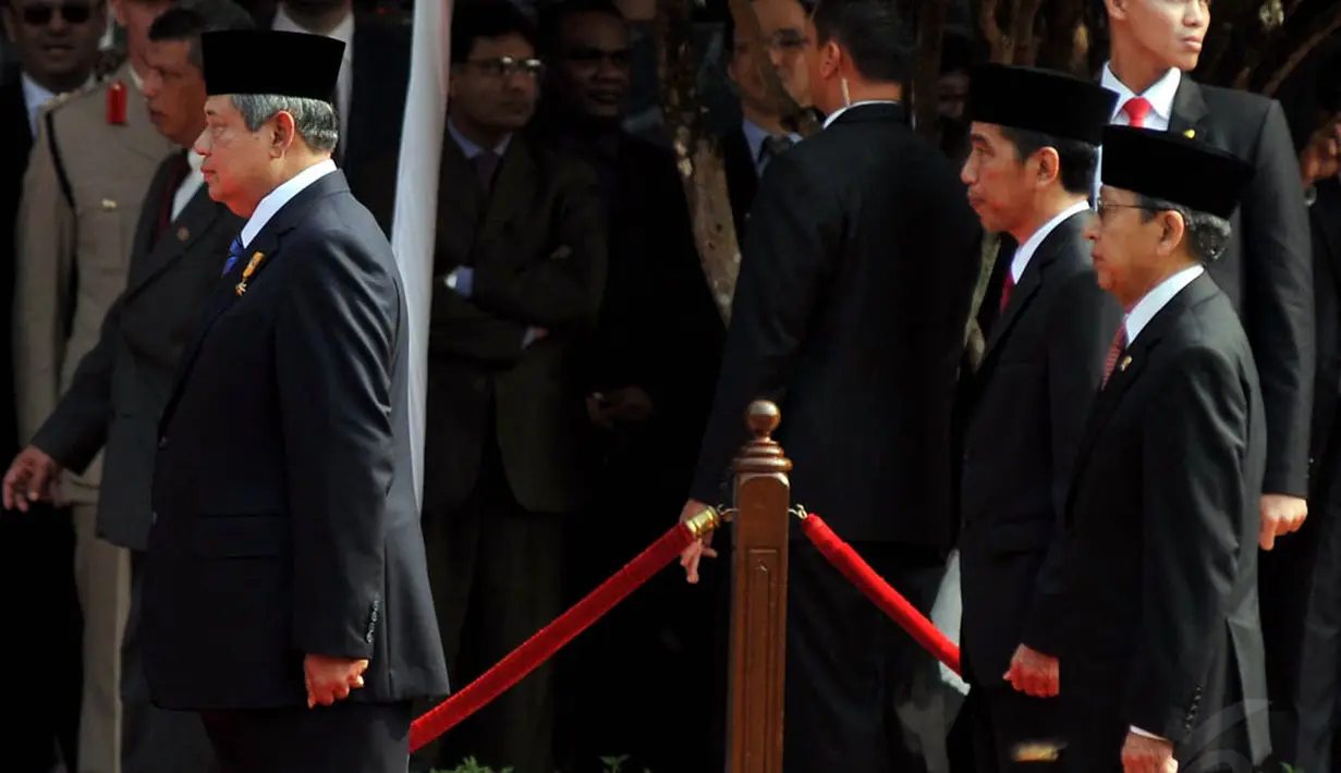 Pada peringatan hari ini, tampak dihadiri pula Presiden terpilih Jokowi (kanan), Jakarta, (1/10/14). (Liputan6.com/Johan Tallo)