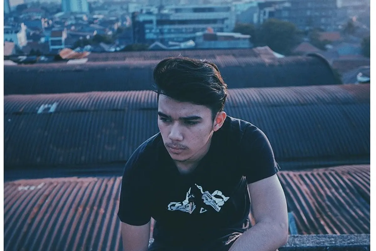 Dikabarkan Akan Nikahi Prilly Latuconsina, Ini 7 Potret Tampan Jeff Smith