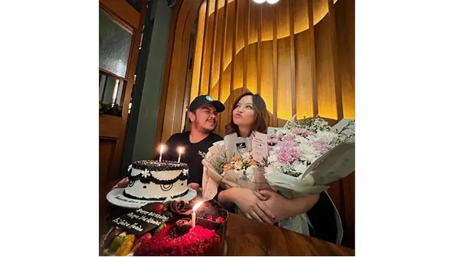 Resmi Menikah, Ini 6 Potret Perjalanan Cinta Artis FTV Puspa Ritchwary dan Suami