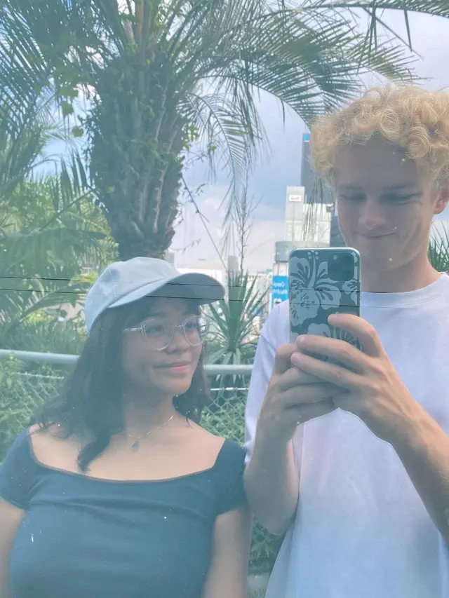 6 Potret Cinta Kuya dan Logan Liburan di Jepang, Nikmati Romantisme Tokyo