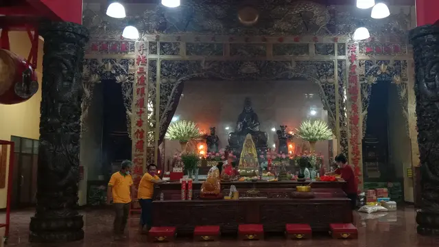 Patung Budha Di Vihara Avalokitesvara, Kota Serang, Banten. (Kamis, 11/02/2021). (Liputan6.com/Yandhi Deslatama).