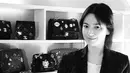 Rumor semakin kuat dengan unggahan foto di akun Facebook fan page SongSong Couple tersebut. Di mana foto Song Hye Kyo dan Song Joong Ki berada di Paris diperjelas dengan lingkaran merah di bagian perut Song Hye Kyo. (Instagram/kyo1122)