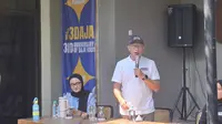 Calon gubernur dan wakil gubernur Lampung, Rahmat Mirzani Djausal -Jihan Nurlela menggelar media gethring di Bandar Lampung.  Foto :(Liputan6.com/Ardi).