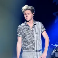 "Celine jangan pernah kau berselingkuh atau menyakiti hati Niall, atau kau akan menerima akibatnya yakni dibunuh," ungkap salah satu netizen. (AFP/Bintang.com)
