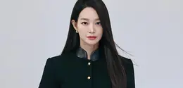 Louis Vuitton secara resmi mengumumkan Shin Min Ah sebagai House Ambassador terbaru mereka, sebuah tonggak penting yang menandai babak baru dalam perjalanan karier fashion-nya. [Fotografer: @kimheejune].