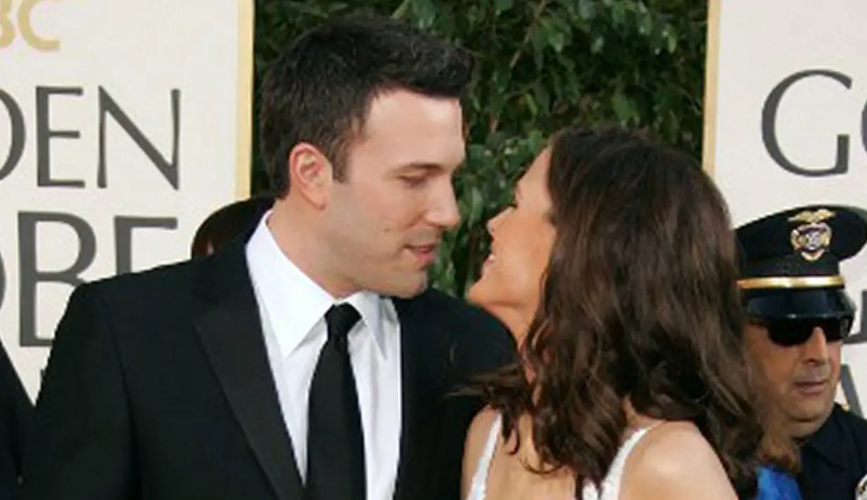 Ben Affleck dan Jennifer Garner dikabarkan telah berpisah sejak tahun 2015 silam. Seakan berubah pikiran, keduanya pun kembali rujuk dengan beberapa alasan yang membuat keputusan itu muncul. (AFP/Bintang.com)