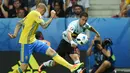 Eden Hazard melepaskan 91% umpan akurat, menciptakan lima peluang, dan satu assist saat Belgia menang atas Swedia 1-0, (22/6/2016). (AFP/Bulent Kilic)
