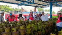 Sidak Kesediaan Pasokan Gas Elpiji di pangkalan dan agen wilayah Cirebon. (Istimewa)