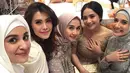 "Nanti After merit juga insya Allah dia ngomong juga kok. Nggak akan menutup semua. Nanti pas nikah, insya Allah," tambahnya. (Instagram/shireensungkar)