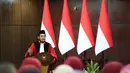 Prosesi wisuda purnabakti Anwar Usman berlangsung khidmat. Dalam pidatonya, Anwar Usman menggambarkan kepergiannya dari Mahkamah Konstitusi seperti lembaran baru dalam hidup. Tampak dalam foto, Anwar Usman saat menyampaikan pidato pada prosesi wisuda purnabakti di Ruang Sidang Mahkamah Konstitusi (MK), Jakarta, Senin (13/4/2026). (Kapanlagi.com/Budy Santoso)