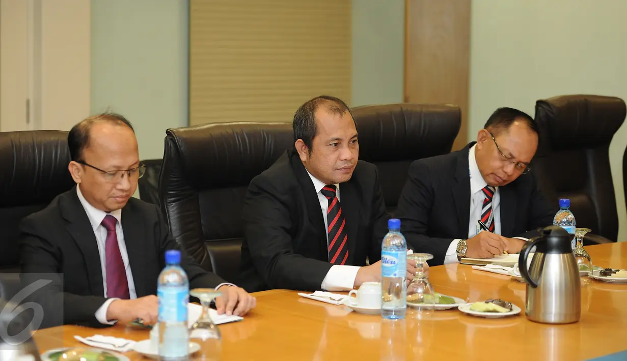 Menteri Desa, Pembangunan Daerah Tertinggal dan Transmigrasi (DPDTT) Marwan Jafar (tengah) saat mengadakan kunjungan ke Kementerian Kemajuan Luar Bandar dan Wilayah Malaysia di Kuala Lumpur, Malaysia, Kamis (10/3/2016). (Foto: Humas Kementerian DPDTT)