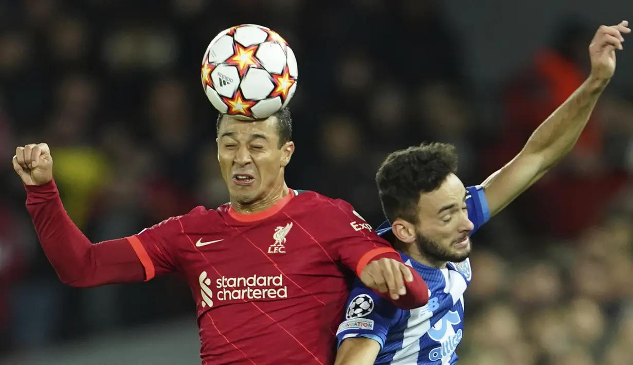 Liverpool berhasil meraih kemenangan atas FC Porto dalam matchday ke-5 fase grup Liga Champions di Stadion Anfield, Kamis (25/11/2021). (AP/Jon Super)