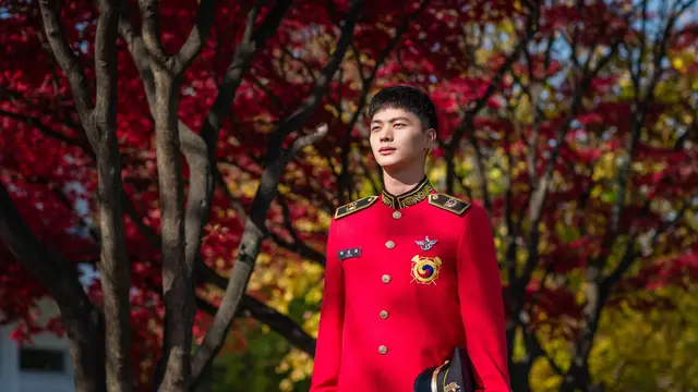 Yook Sungjae dalam unggahan Twitter resmi Military Manpower Administration Korea Selatan. (Twitterhttps://twitter.com/mma9090/status/1328228534750375938)