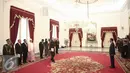 Presiden Jokowi menerima penyerahan surat kepercayaan Duta Besar Luar Biasa dan Berkuasah penuh (LBPP) di Istana Merdeka, Jakarta, Selasa (31/5). Jokowi menerima surat-surat kepercayaan dari 8 Dubes LBPP. (Liputan6.com/Faizal Fanani)