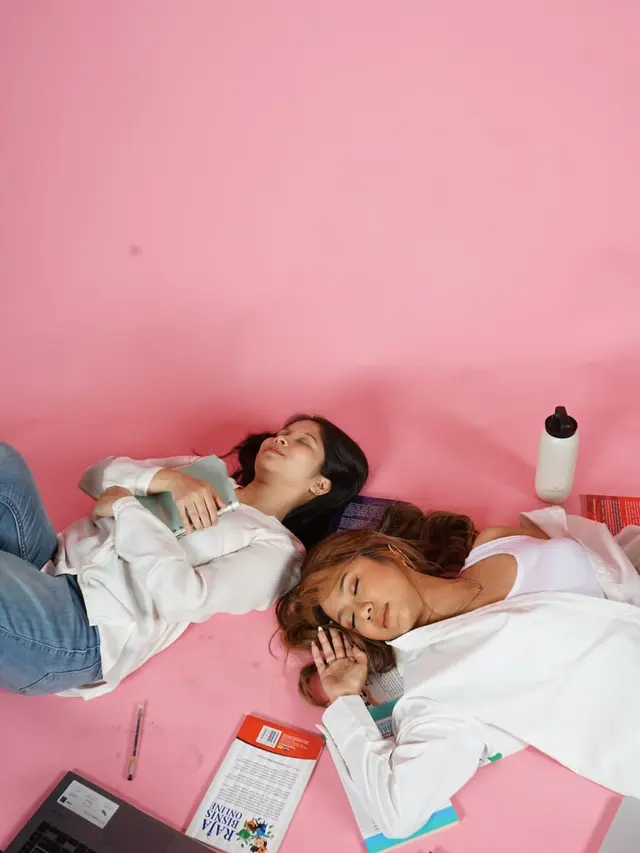 Penyanyi iAne dan Nadine Makalew