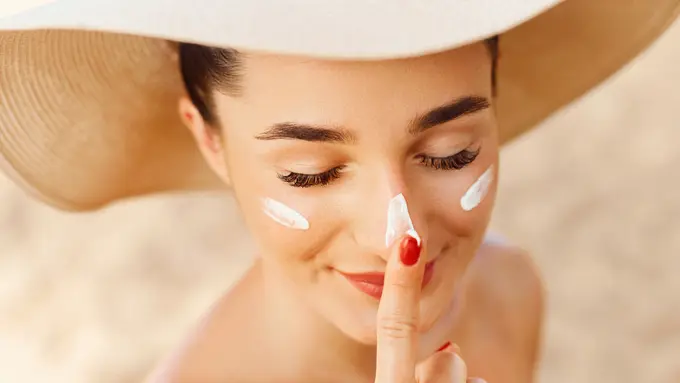Kerap Terjadi, Ini Beberapa Kesalahan Pakai Sunscreen yang Jarang Disadari