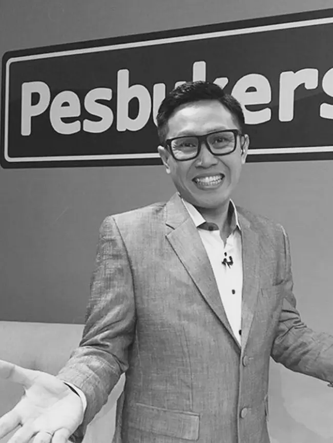 Pemimpin rumah produksi yang membuat program acara Pesbukers Eko Patrio juga siap kembali merangkul Ayu Ting Ting untuk bergabung kembali. Seperti diketahui, Ayu sudah tidak lagi mengisi acara yang ditayangkan di ANTV tersebut. (Instagram/ekopatriosuper)