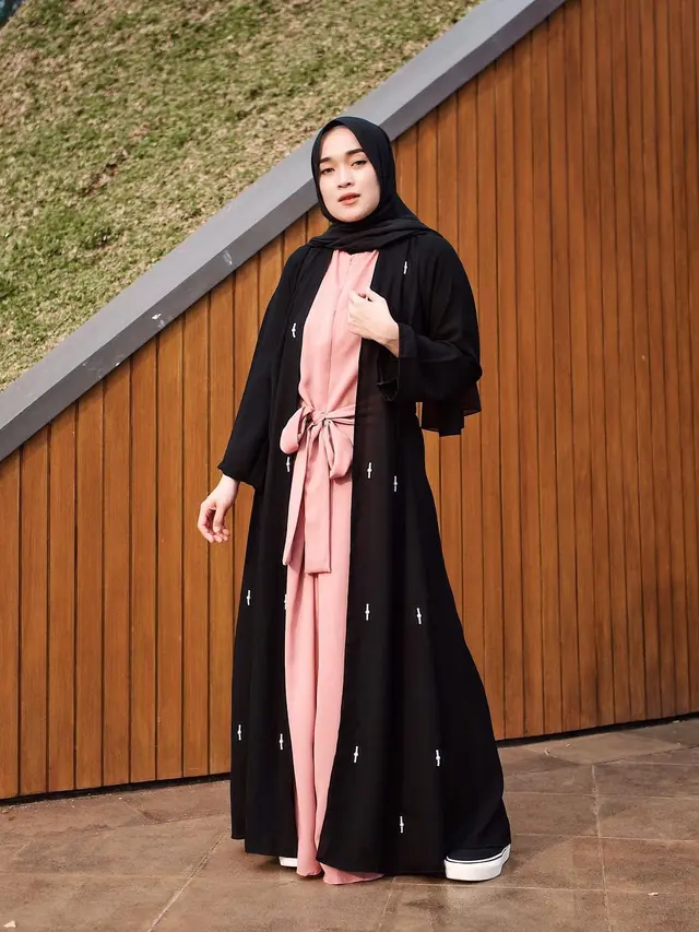 Potret Terbaru Ririe Fairus Pasca Cerai, Disebut Makin Glowing dan Bersahaja. (Sumber: Instagram/ririe_fairus)