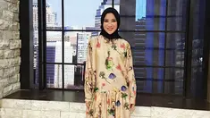 Gaya berhijab Chacha Frederica memang terkenal simpel banget. Namun dengan padanan outfit kece, Chacha bisa terlihat trendy juga! (instagram/chafrederica)