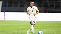 Gelandang Timnas Indonesia, Joey Pelupessy, saat melawan Timnas Lebanon dalam laga FIFA Matchday 2025 di Stadion Gelora Bung Tomo, Surabaya, Senin (8/9/2025). (Bola.com/Abdul Aziz)