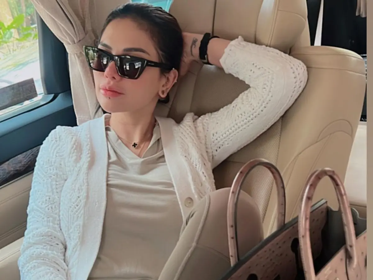 Nikita Mirzani Balas Tudingan Ogah Biayai Sekolah Lolly di London, Pakai  Doa Semoga Jadi Anak Sukses - ShowBiz Liputan6.com