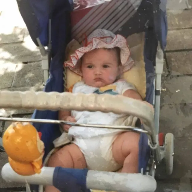 Julie Estelle Kecil
