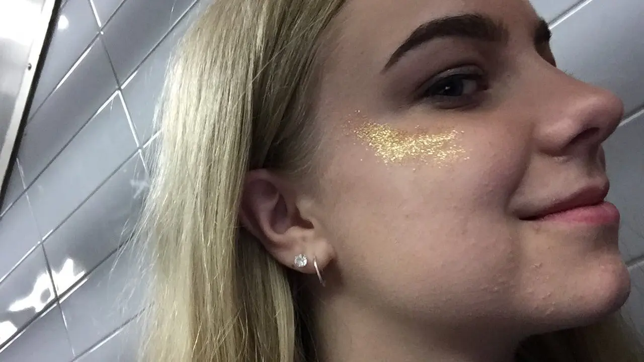 Bath Bombs, Makeup Highlighter Terbaru yang Seru untuk Anda Coba