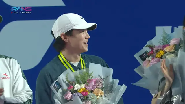 Reaksi Park Eun Seok saat diberi kejutan ultah. (credit:youtube.com/@RansEntertainment)