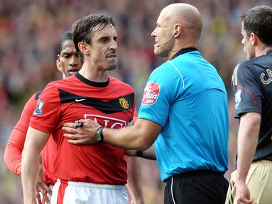 Gary Neville dikenal sebagai salah satu bek kanan terbaik yang pernah dimiliki oleh Manchester United. Dirinya dipercaya oleh Sir Alex Ferguson menggantikan Roy Keane untuk mengemban sebagai kapten dari 2005 hingga 2011. (Foto: AFP/Paul Ellis)