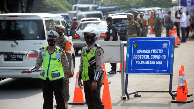 Suasana Operasi Yustisi Protokol Covid-19 Saat PSBB Jakarta