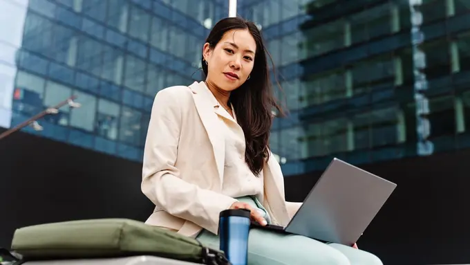 perempuan bekerja bisnis karir