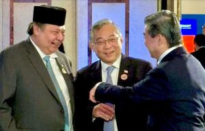 Menko Bidang Perekonomian Airlangga Hartarto menghadiri pertemuan the ASEAN Economic Community (AEC) Council (AECC Meeting) ke-27. (Foto: laman ekon.go.id)