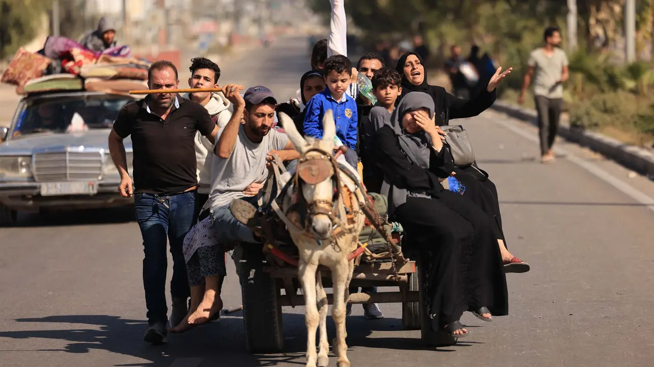 Warga Palestina Tinggalkan Kota Gaza