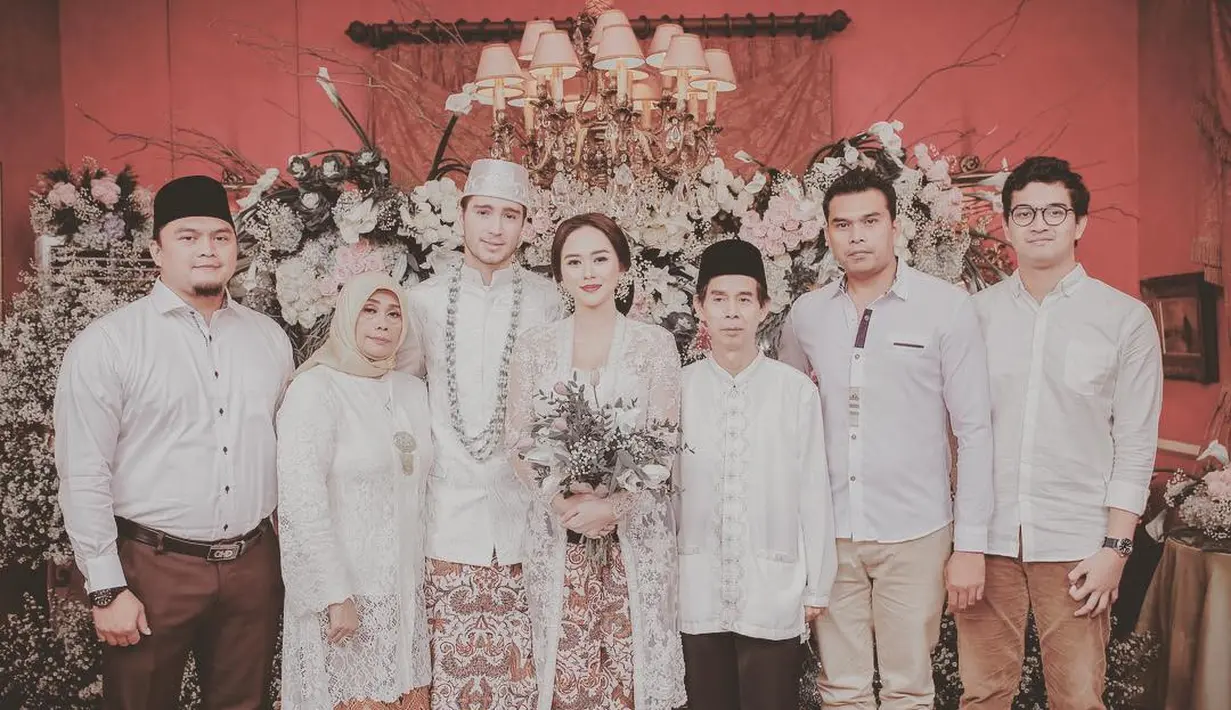 Foto Pernikahan Aura Kasih