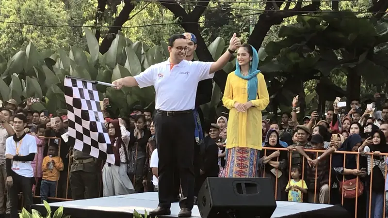 Anies Baswedan Lepas Jakarnaval 2019