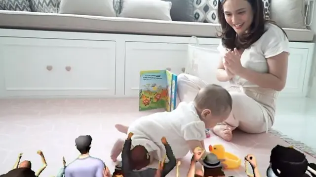 Masuki Usia 5 Bulan, Ini 6 Momen Shandy Aulia Ajari Baby Claire Merangkak