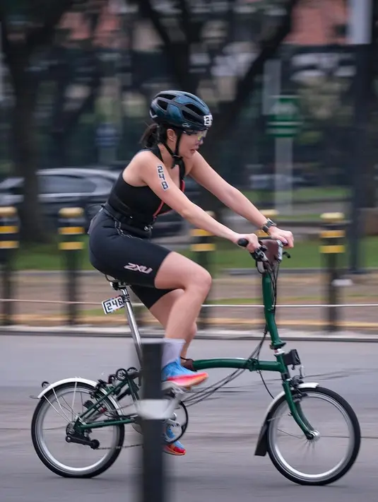 [Instagram/gisel_la]