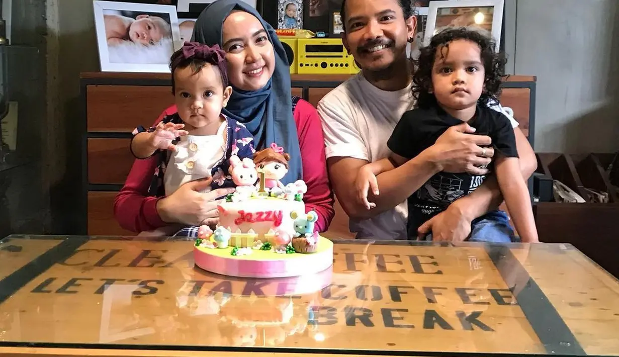 Cella Kotak (Instagram/carolynadewi)