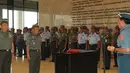 Citizen6, Jakarta: Panglima TNI Laksamana TNI Agus Suhartono terima Sertijab Kasum TNI J. Suryo Prabowo dan Sertijab Irjen TNI kepada Mayor Jenderal TNI Geerhan Lantara, di Mabes TNI Cilangkap, Jakarta, Kamis (28/6). (Pengirim: Badarudin Bakri).