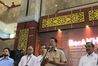 Menkum Supratman Andi Agtas mengungkap hasil rapat lanjutan bersama tujuh kementerian terkait penanganan kelebihan kapasitas di lapas. (Liputan6.com/Tisha Maulida Fazriah)